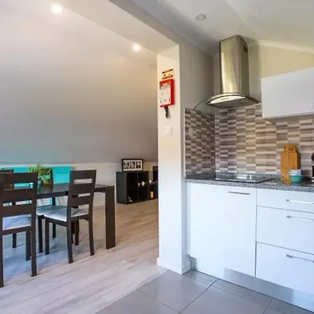 Charming House With Shared Pool In Atalaia, 110 M² Lourinha (Lisbon)