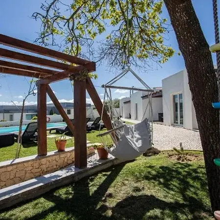 Charming House With Shared Pool In Atalaia 110 M² Holiday home *