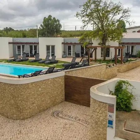 Charming House With Shared Pool In Atalaia 110 M²