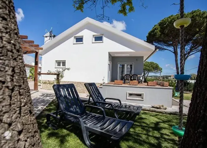 Nyaraló Charming House With Shared Pool In Atalaia, 110 M² *